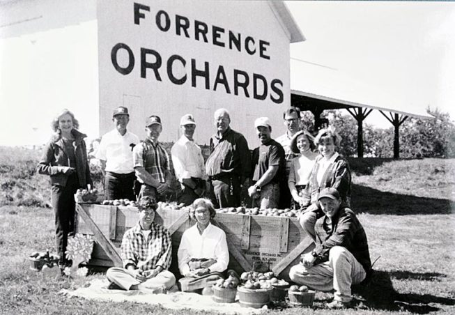 Standing (L to R) Angela and Roger Forrence, Mason, MacIntosh, William, Cortland and Peter Forrence. Tammy Douglas and Joan Forrence. Seated (L to R) Cornelia, Marjorie and Seth Forrence. Photo by K-P Ag Relations, 1998. Courtesy of the Forrence family.